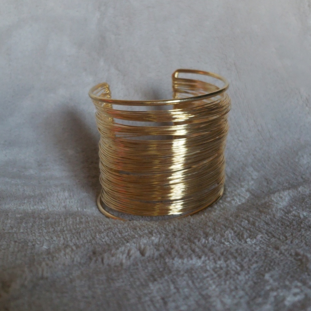 BRAND NEW Adjustable Stacked Illusion Bangle